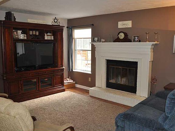 4th image of 9202 N Champton Dr
