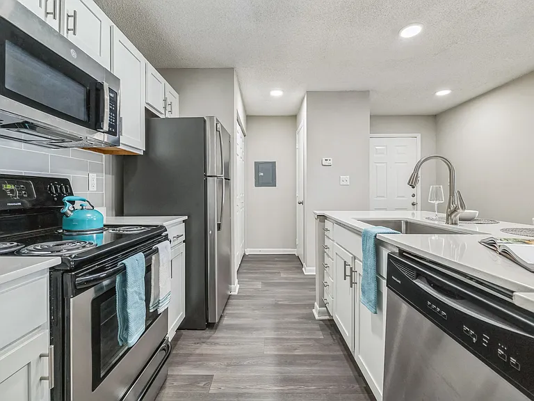 Magnolia Terrace — Photo 12