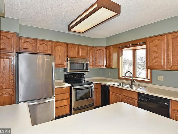 3rd image of 2145 La Casa Ln SE