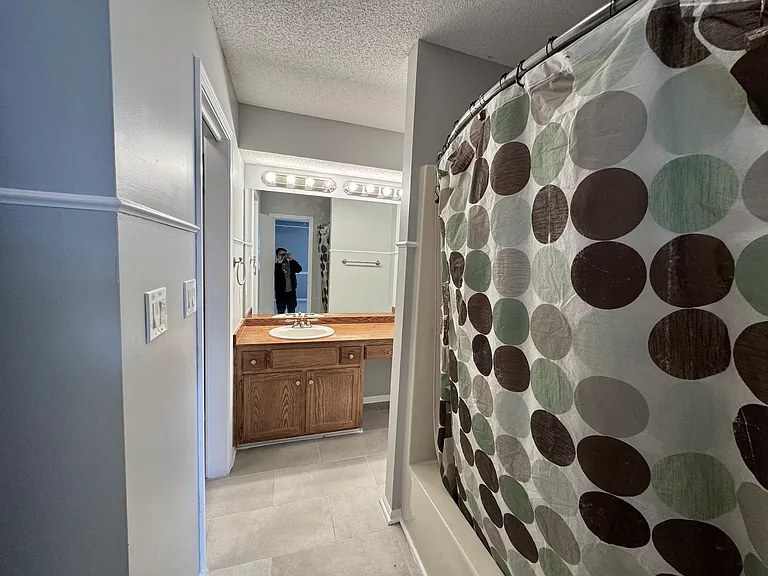 1412 SW Highland Dr — Photo 11