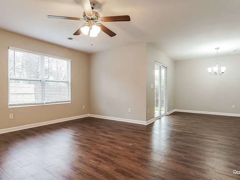 193 Addison Dr — Photo 4