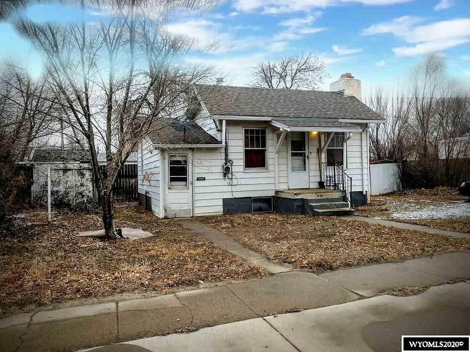 1st image of 220 E 23rd Ave