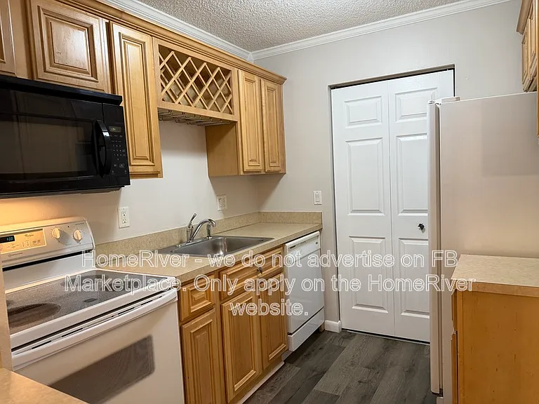 6010 Laketree Ln #H — Photo 7
