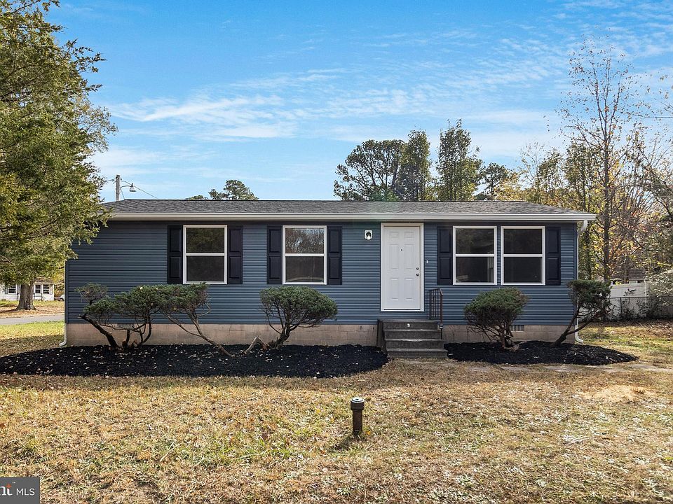 1st image of 21361 Cambridge Ave