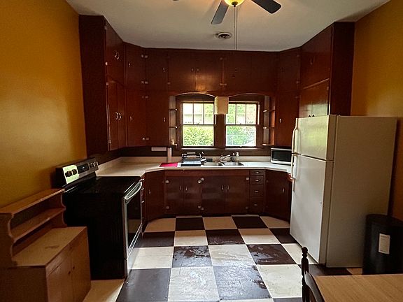 2nd image of 305 Oglewood Ave