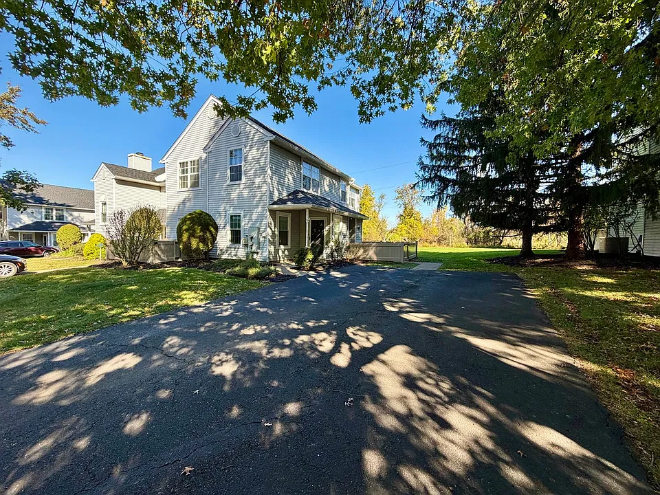 32 Everett Dr