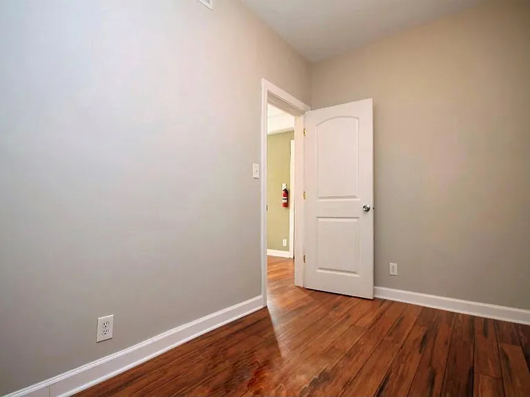 2115 W Wellington Ave #1R — Photo 13