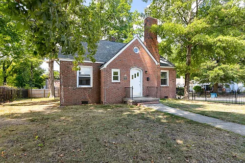 315 N Maple St Photo 1