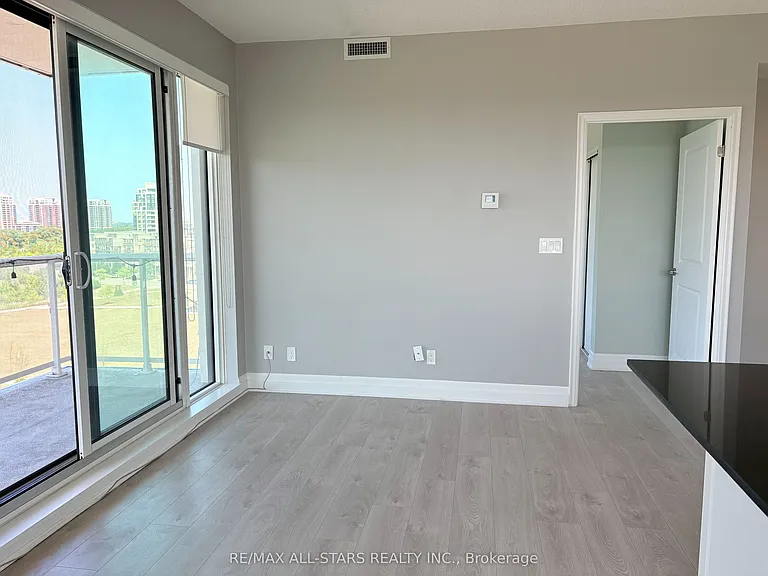 10 Rouge Valley Dr W #622 — Photo 4