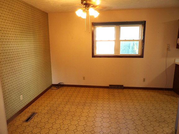 5th image of 3205 40th St