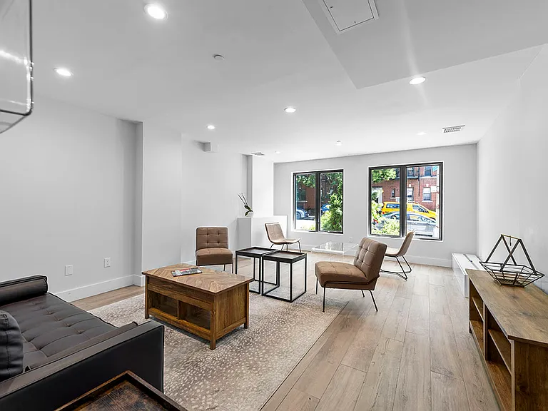 30-82 Crescent St #4C — Photo 13