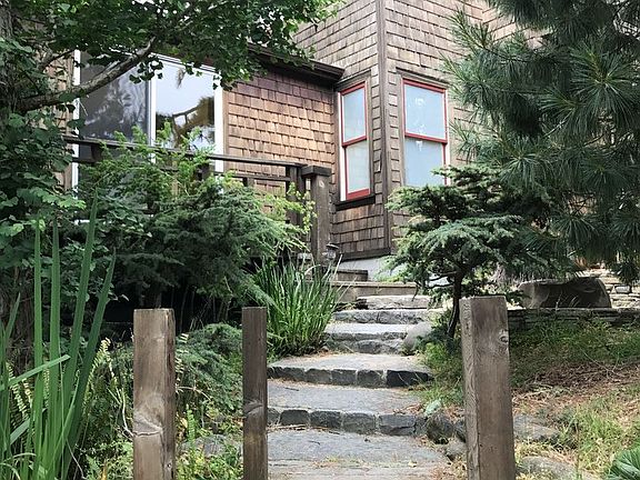 3rd image of 20-22 Vicksburg St #4972211