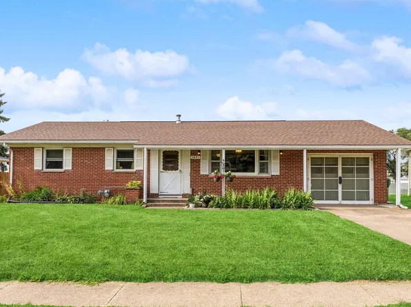 1671 27th Ave S, Clinton, IA 52732