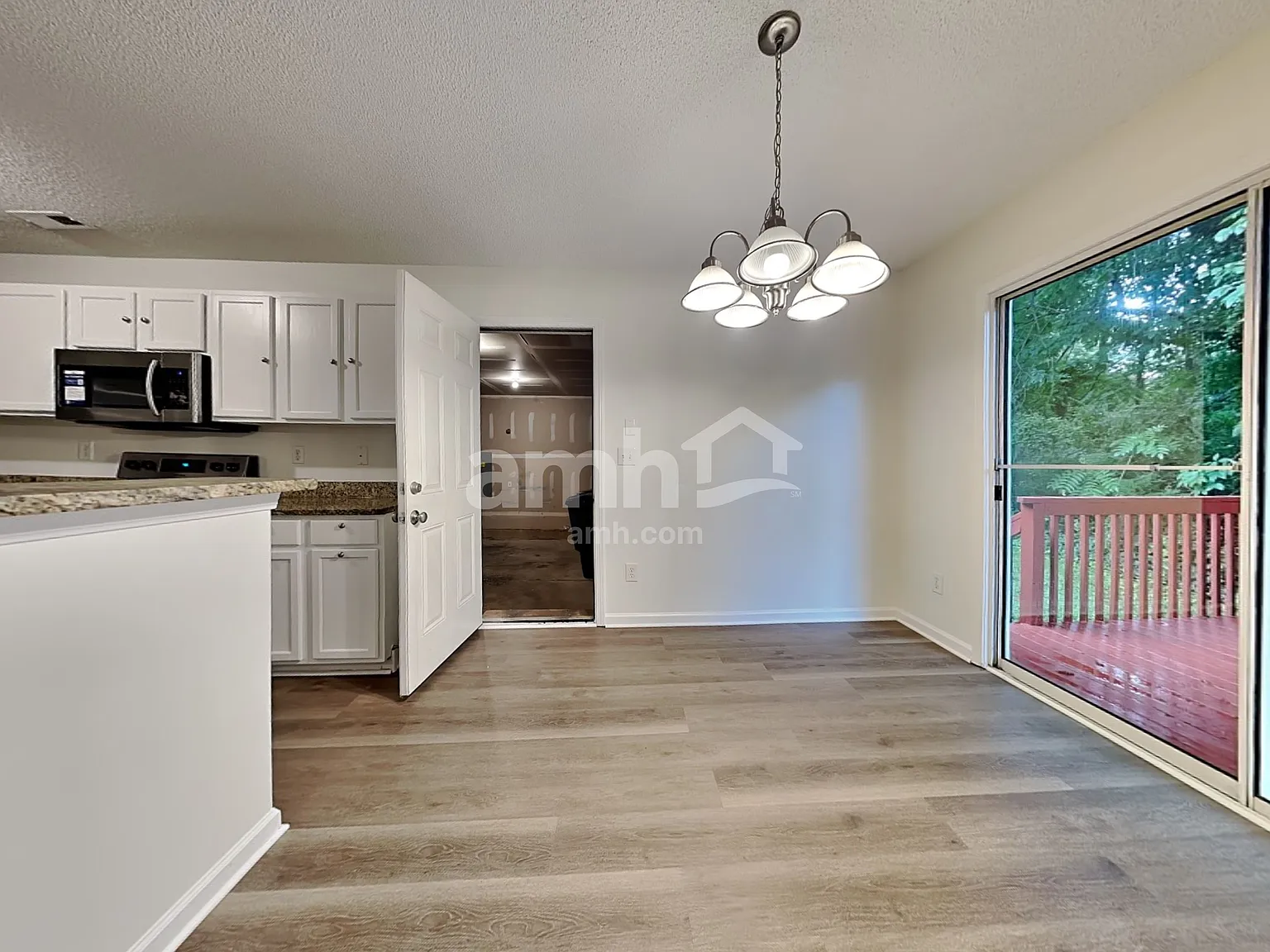 4 bed, 2.5 bath, 2068 sqft, $2,450 — Photo 4