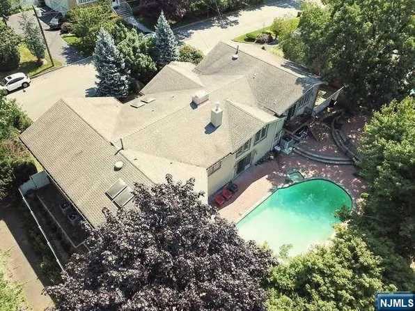 108 Hollywood Ave, Englewood Cliffs, NJ 07632