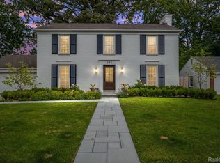 292 Roosevelt Pl, Grosse Pointe, MI 48230