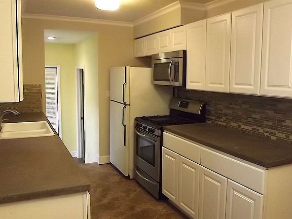 5th image of 10410 NW 21st Ave