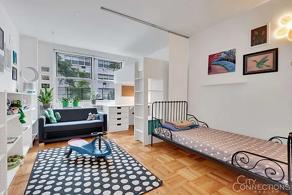 Sold by City Connections Realty | media 16