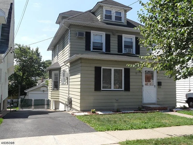 137 Clinton Ave photo 1