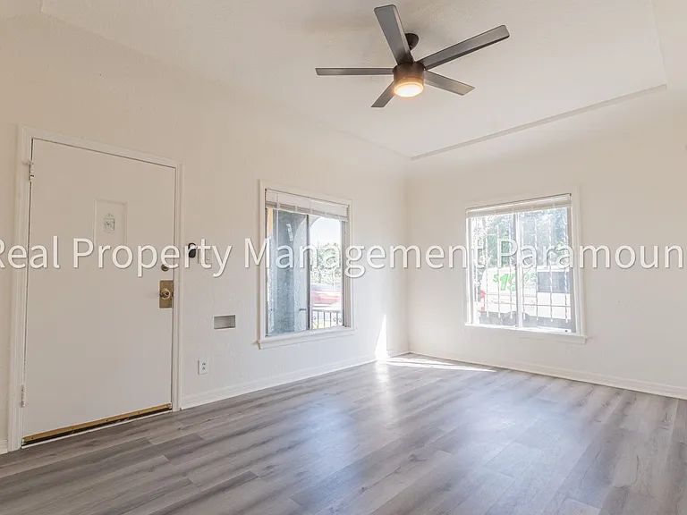 2757 Mansfield Ave — Photo 1
