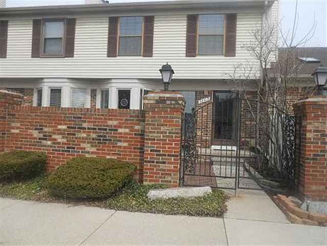 1st image of 38613 Golfview Dr W