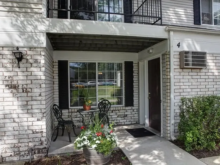 1st Month free with 13 month lease! Call the office for more details. — Photo 9