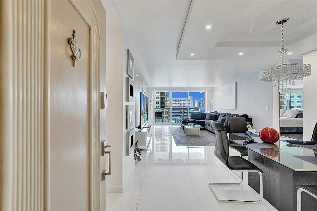 Parker Plaza Condo Estates — Photo 1