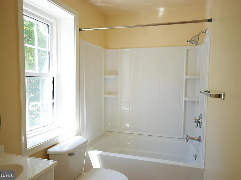 7 Hyacinth Ct #7 — Photo 10