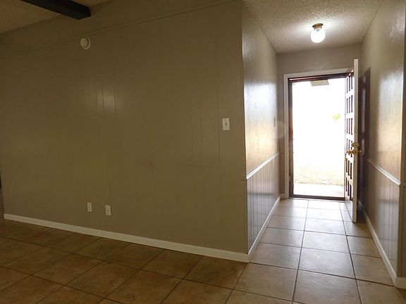 2nd image of 1401 S County Road 1083 APT A