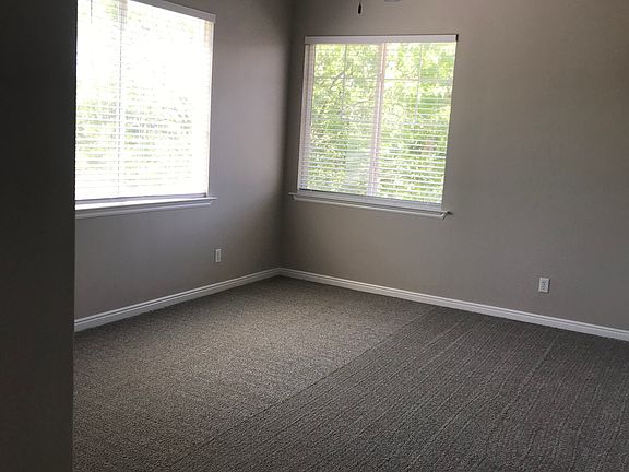 3rd image of 1605 W 50 N Unit 7