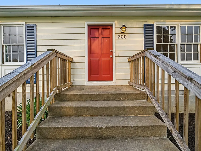 300 Marlin Dr — Photo 5