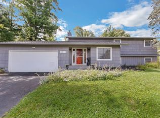 4605 Red Fox Dr, Manlius, NY 13104