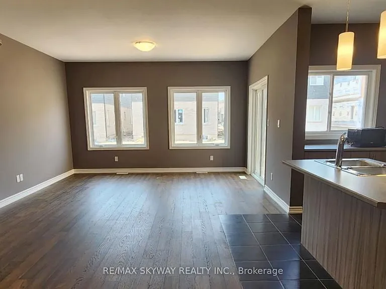 46 Bradley Ave — Photo 4