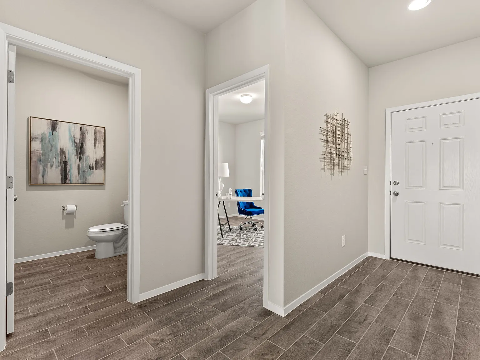 4 bed, 2.5 bath, 2460 sqft, $2,150 — Photo 2
