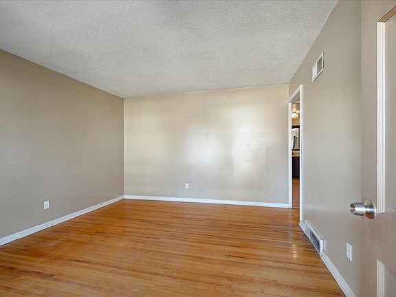 4th image of 307 Burwood Dr