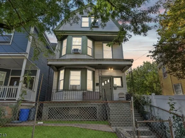 847 S 14th St, Newark City, NJ 07108