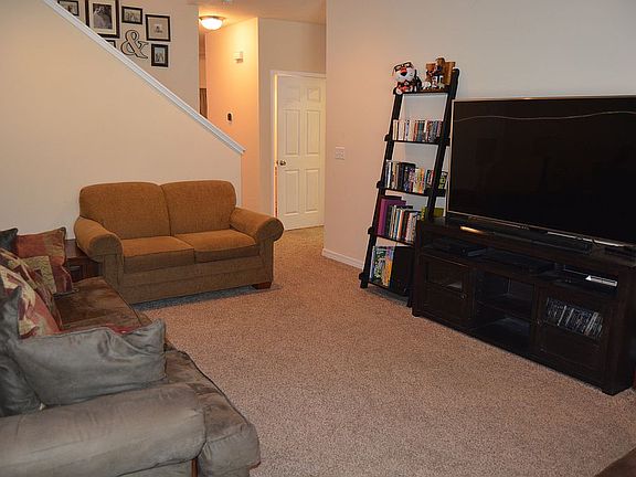 2nd image of 1475 Bentley Cir