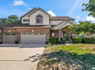328 Keystone Dr, Chatham, IL 62629