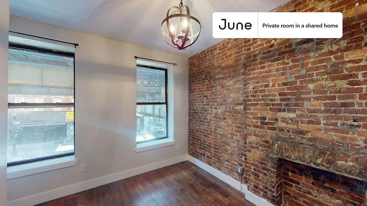 Building Photo - 1131 Broadway #B