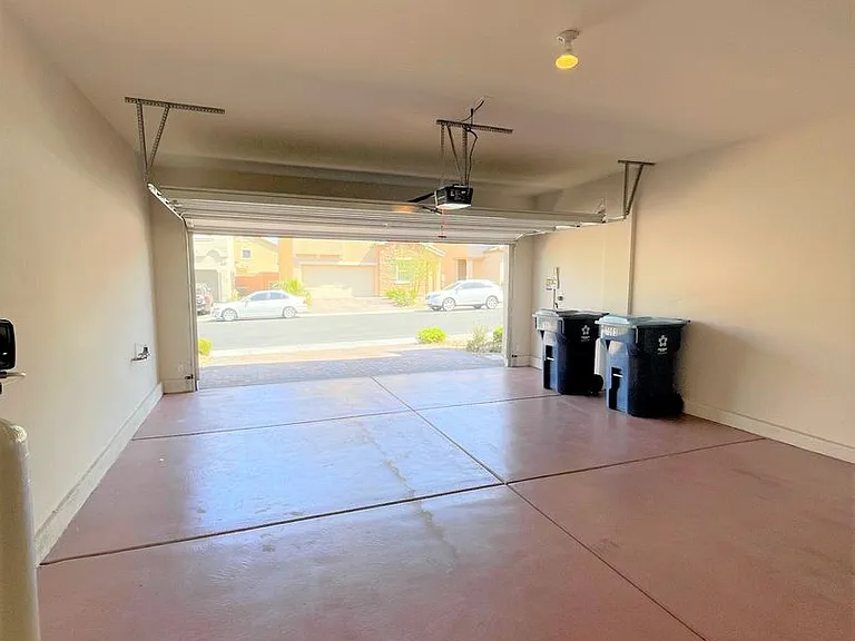 7063 Claythorn Rd — Photo 4