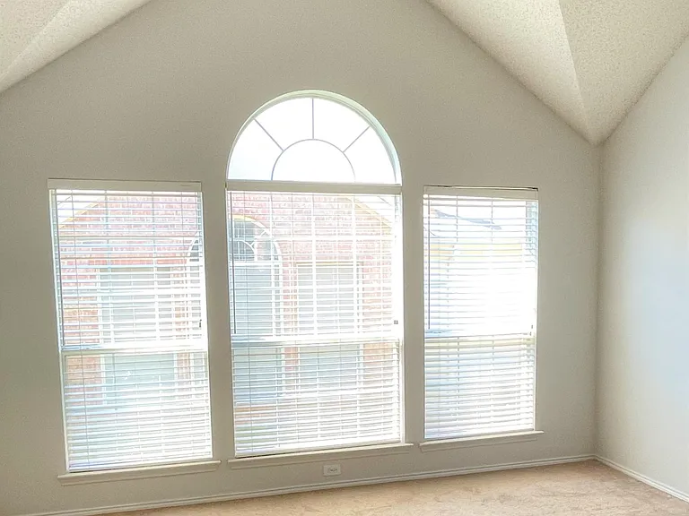 10408 Ambergate Ln — Photo 12