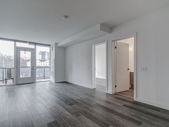 3rd image of 388 King St E #411