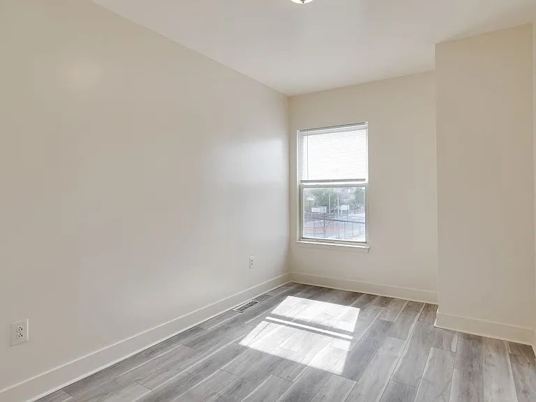 4007-4011 Aspen St — Photo 18