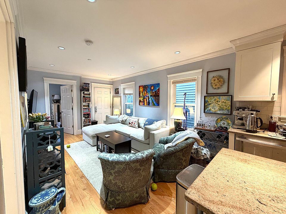 1st image of 133 Erie St #1