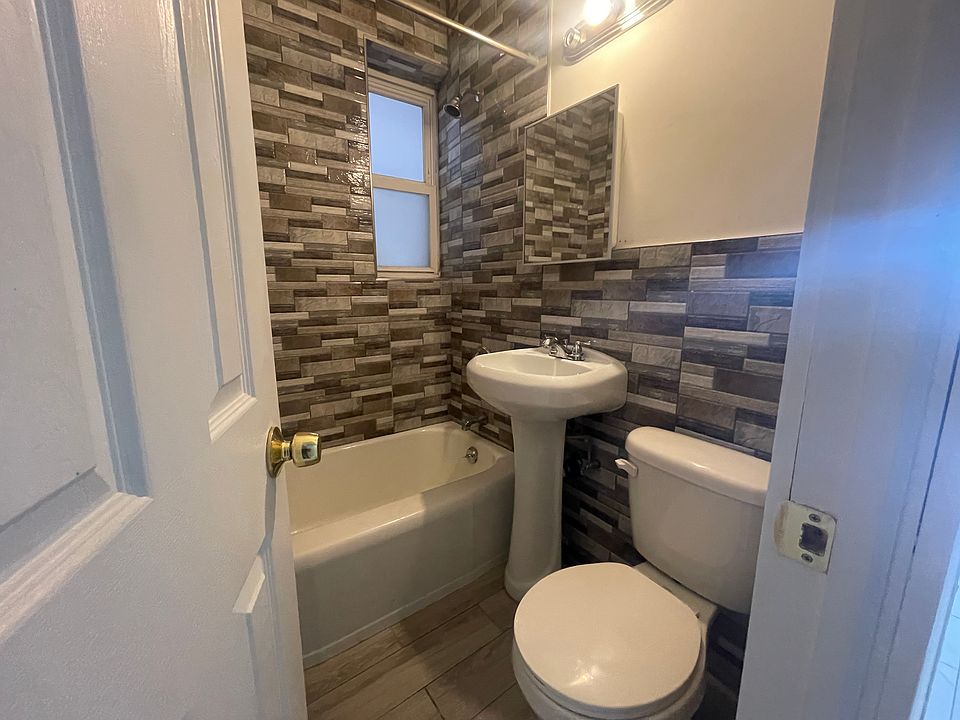 2nd image of 533 4th St #1E