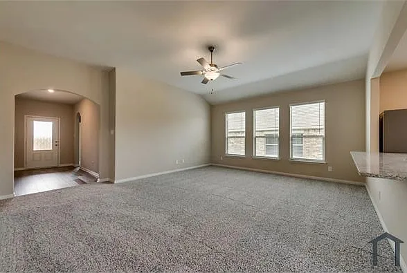 315 Golden Sands Ln — Photo 5