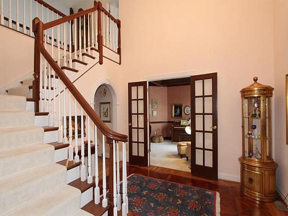 4th image of 7433 Shaker Run Ln