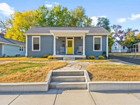 729 Washington St, Weston, MO 64098