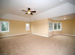 153 N Clinton Ave, Elmhurst, IL 60126