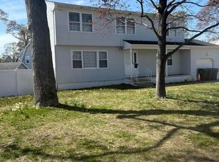 7 Berger Ave, Oakhurst, NJ 07755